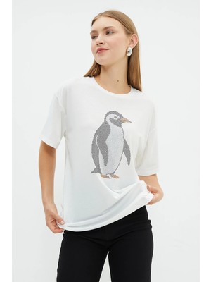 FullaModa Taşlı Penguen Baskılı Bisiklet Yaka Salaş Tişört