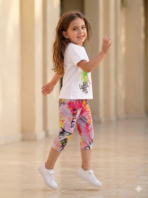 Moda Rüyası Kız Çocuk Baskılı Tişört ve Renkli Kapri Tayt Takım 2-8 Yaş