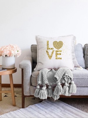 Rem Home Çift Taraflı Beyaz Zeminli Gold Renkli Love Yazılı Dijital Baskılı Modern Raşel Örme Kırlent Kılıfı