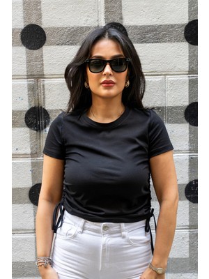 Dı Loria Kadın Siyah Yan Ayarlanabilir Büzgülü T-Shirt (%95 Pamuk)