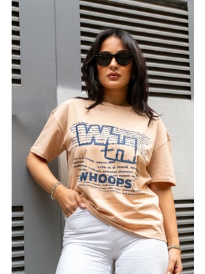 Dı Loria Kadın Hardal Rengi Oversize Whoops Baskılı Likralı Bisiklet Yaka T-Shirt (%95 Pamuk)
