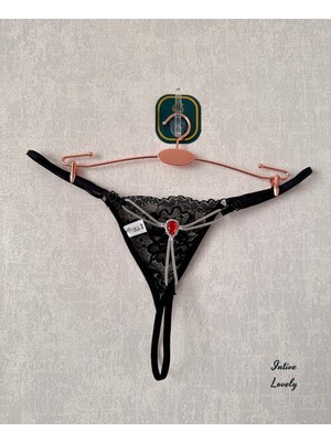 Intive Lingerie Intive Fantasy Arkası Kırmızı Tokalı Aksesuarlı Dantelli Siyah String