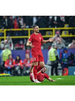 Türkiye Euro 2024 Merih Demiral Iç Saha Forması (Red))