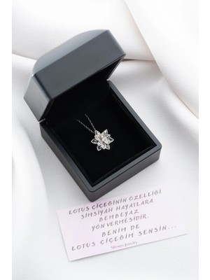 EDSA Silver 925 Ayar Gümüş Işıklı Kutuda Beyaz Lotus Çiçeği Kolye