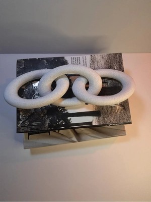 Gragold3 Design Modern Beyaz Zincir Dekoratif Obje – Şık Masa Üstü & Kitaplık Süs Eşyası (15 cm x 3 Zincir Bloğu)