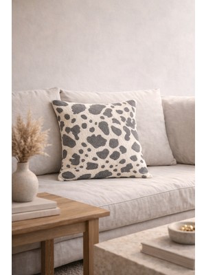 Typoniq Attitude Included Savanna Zürafa Desenli Bukle Dokuma Gri Kırlent Kılıfı (43X43 Cm) - Animal Print Modern