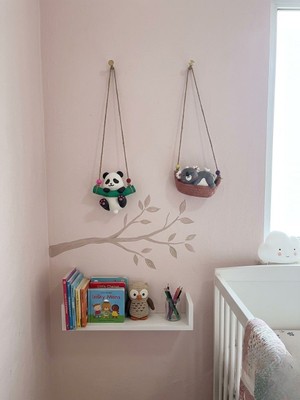 Fi Hediyelik Yeni Doğan Bebek Hediyesi Çocuk Doğum Günü Hediyesi Panda Koala Figürlü Çocuk Bebek Odası Balkon Bahçe Duvar Süsü Dekoratif Askılı 2’li Set