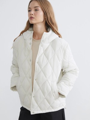 Lc Waikiki Yeni Sezon Kapüşonlu Kapitone Oversize Kadın Mont