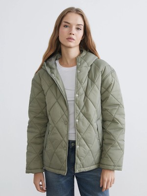 Lc Waikiki Yeni Sezon Kapüşonlu Kapitone Oversize Kadın Mont