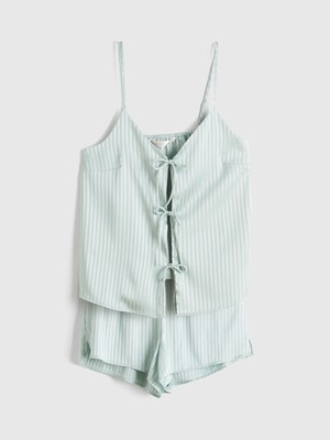 Lc Waikiki Yeni Sezon V Yaka Çizgili Askılı Kadın Şortlu Pijama Takımı