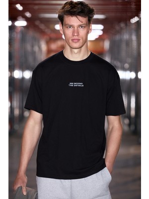 Grimelange Vıto Erkek %100 Organik Pamuklu Nakış Yazı Detaylı Oversize Bol Kesim Kısa Kollu Siyah T-Shirt