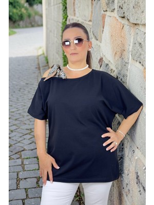 Tek Omuz Kurdela Detay Bisiklet Yaka Viskon Kumaş Büyük Beden Bluz