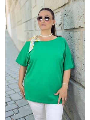 Tek Omuz Kurdela Detay Bisiklet Yaka Viskon Kumaş Büyük Beden Bluz