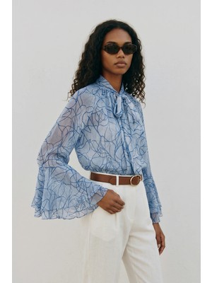 Sateen Desenli Fularlı Bluz - Mavi