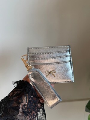 Laletto Bags Kadın Fiyonk Detaylı Anahtarlıklı Parlak Suni Deri Kartlık