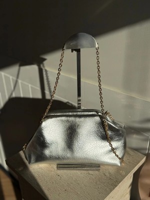 Laletto Bags Kadın Suni Parlak Deri Zincir Askı Detaylı Clutch Çanta