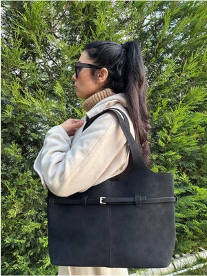 Laletto Bags Kadın Leylak Model Yavrulu Kemer Detaylı Süet Omuz Çantası