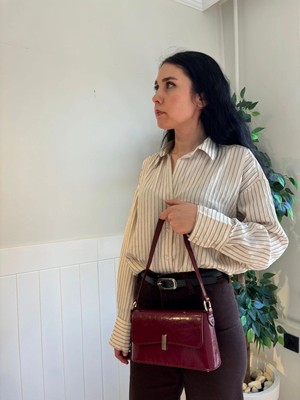 Laletto Bags Kadın Mina Model Kapaklı Kilit Detaylı Baget Çanta