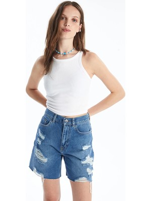 Lc Waikiki Yeni Sezon Bermuda Fit Yırtık Detaylı Kadın Jean Şort