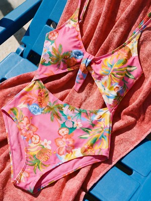 Lc Waikiki Yeni Sezon V Yaka Çıkarılabilir Pedli Kadın Mayo