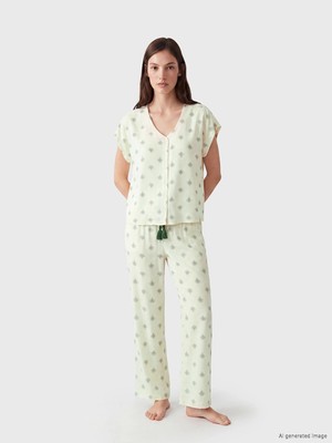 Lc Waikiki Yeni Sezon V Yaka Desenli Kadın Pijama Takımı
