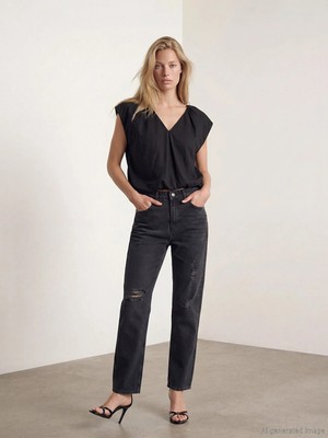Lc Waikiki Yeni Sezon Straight Fit Yırtık Detaylı Kadın Jean Pantolon