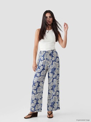 Lc Waikiki Yeni Sezon Beli Lastikli Desenli Kadın Pantolon