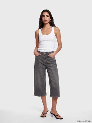 Lc Waikiki Yeni Sezon Bermuda Fit Kadın Jean Şortolon