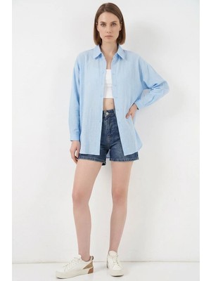 Kadın Oversize Kesim Pamuklu Mavi Gömlek