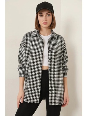 Kadın Oversize Kazayağı Desen Pamuklu Siyah Beyaz Gömlek