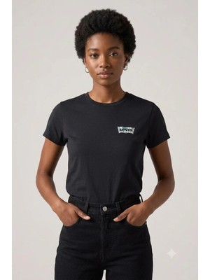 Levi's Kadın Siyah Basic T-Shirt 17369-2933