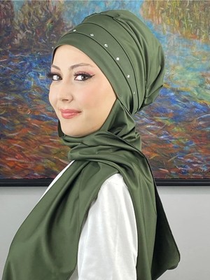 Beyaz Taş Detaylı Atkılı Bone