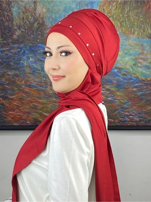 Beyaz Taş Detaylı Atkılı Bone