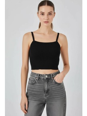 Kadın Kare Yaka Crop Askılı Siyah Bluz