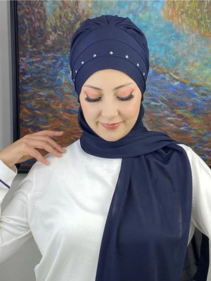 Beyaz Taş Detaylı Atkılı Bone