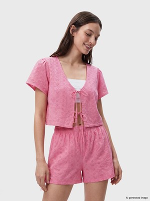 Lc Waikiki Yeni Sezon V Yaka Brode Kadın Şortlu Pijama Takımı