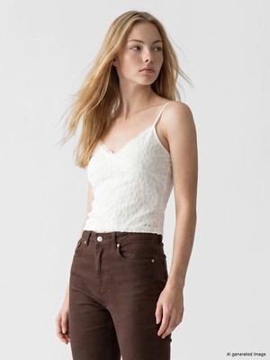 Lc Waikiki Yeni Sezon V Yaka Dantelli Ip Askılı Crop Bluz