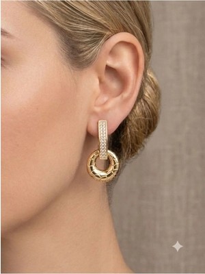 Luxenya Design Kadın Çelik Geometrik Halka Detaylı Zirkon Taşlı Gold Küpe Şık Takı Mücahver 4 cm