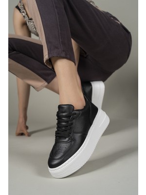 Riccon Kadın Sneaker Siyah Beyaz Düz Tabanlı Ortapedik İç Taban 40 Numaralı Rahat Ayakkabı 0012255