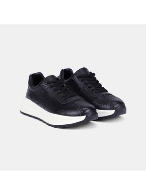 Desa Kadın Siyah Bağcıklı Kalın Tabanlı Deri Sneaker