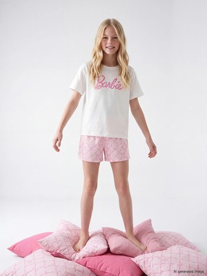 Lc Waikiki Yeni Sezon Barbie Baskılı Kız Çocuk Şortlu Pijama Takımı