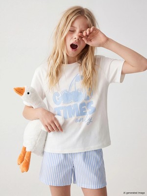 Lc Waikiki Yeni Sezon Baskılı Kız Çocuk Şortlu Pijama Takımı