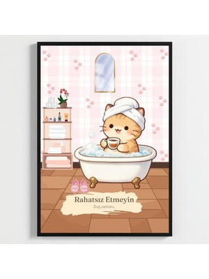 Besay Kahveli Kedi | Sevimli Kedili Tuvalet Duvar Sanatı | Havlulu ve Kahveli Komik Hayvan Poster Tablo | A4 Tekli Çerçevesiz