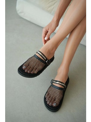 Selin Shoes Vellis Gümüş Aksesuar ve Ayarlanabilir Toka Detaylı Fileli Kadın Terlik- Siyah