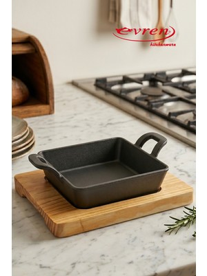 EVREN MUTFAK Döküm Demir Kulplu Kare Sahan Tava 12X12 cm ve Ahşap Servis Sunum Altlık