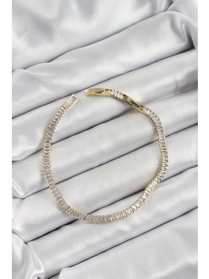 Pirinç Zirkon Taşlı Ince Su Yolu Model Gold Renk Kadın Bileklik -1492