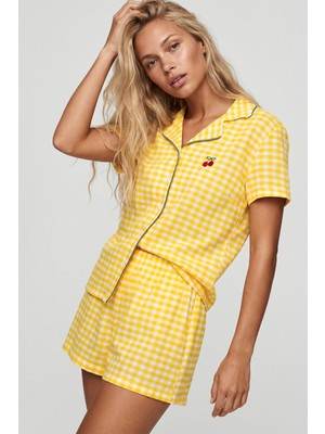Siyah İnci Sarı Ekose Kareli Nakışlı Düğmeli Biyeli Ince Soft Örme Şortlu Pijama Takımı 8022