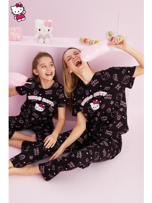 Siyah İnci Hello Kitty Lisanslı %100 Pamuk Siyah Çok Renkli Bisklet Yaka Pijama Takım