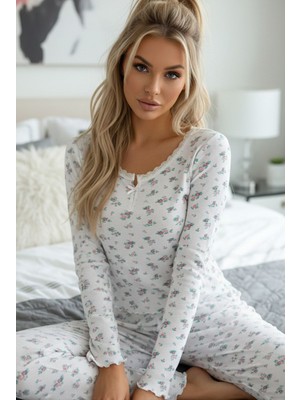 Siyah İnci Beyaz Çiçek Desenli Fitilli Kaşkorse Dantelli Örme Pijama Takım 7946