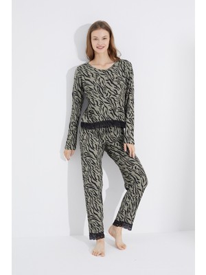 Siyah İnci Yeşil Siyah Dantel Detaylı Örme Pijama Takım
